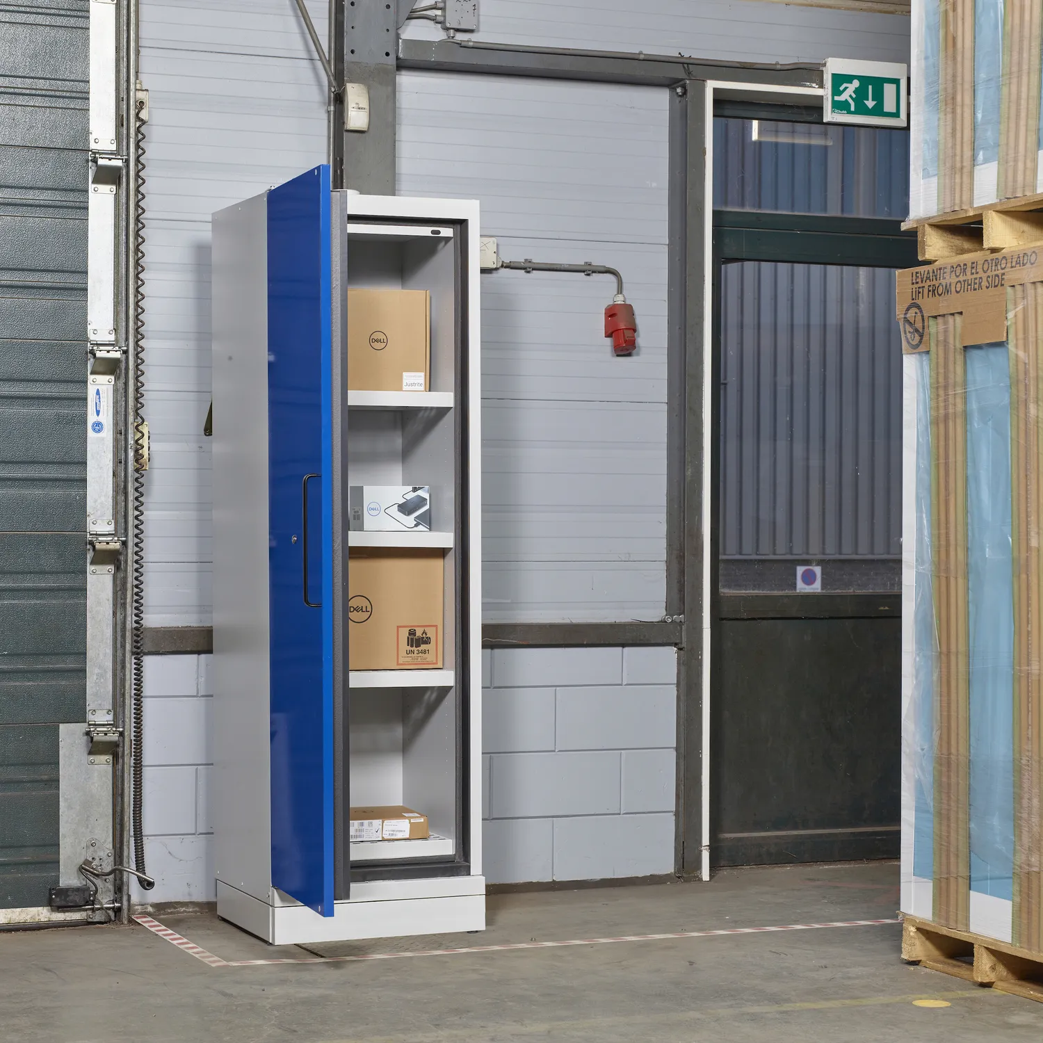 226-LT Paloturvakaappi litium akkujen lataukseen ja säilytykseen - Sininen yksittäinen ovi(*Oikea) - 4 hyllyä (100L) - Image 4