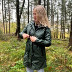 Premium sadetakki , Naisten malli