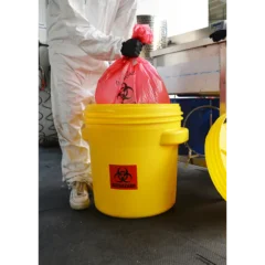 Biologisesti vaarallisen jätteen suoja-astia kannella 78.8cm x 104.8cm 361 Litraa