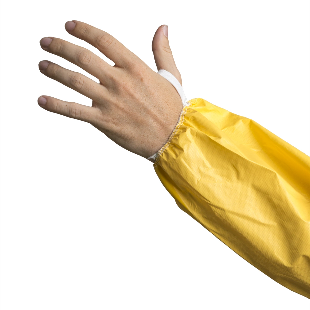 Coverguard kemikaalisuojahaalari peukalolenkeillä ja hupulla