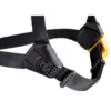 Petzl Vertex HI-VIZ suojakypärän säädettävä DUAL-leukahihna lähikuvassa
