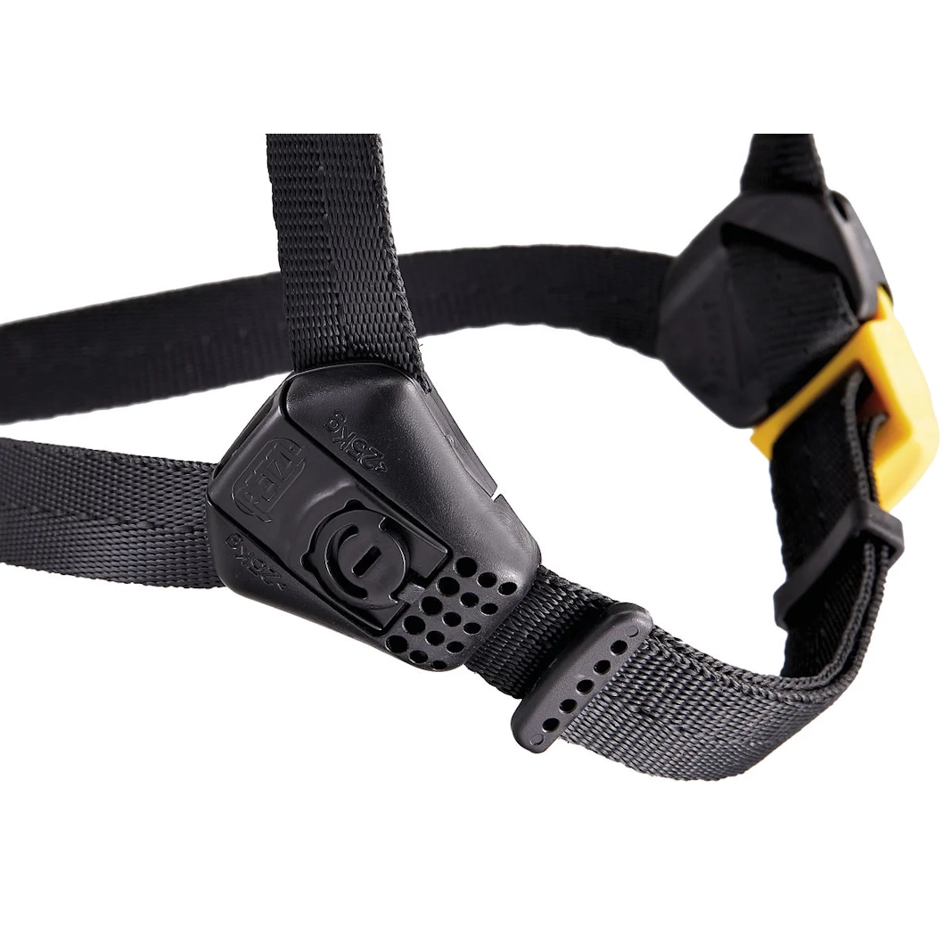 Petzl Vertex HI-VIZ suojakypärän säädettävä DUAL-leukahihna lähikuvassa