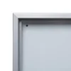 Palosuojatun ilmoitusvitriinin magneettinen metallitausta
