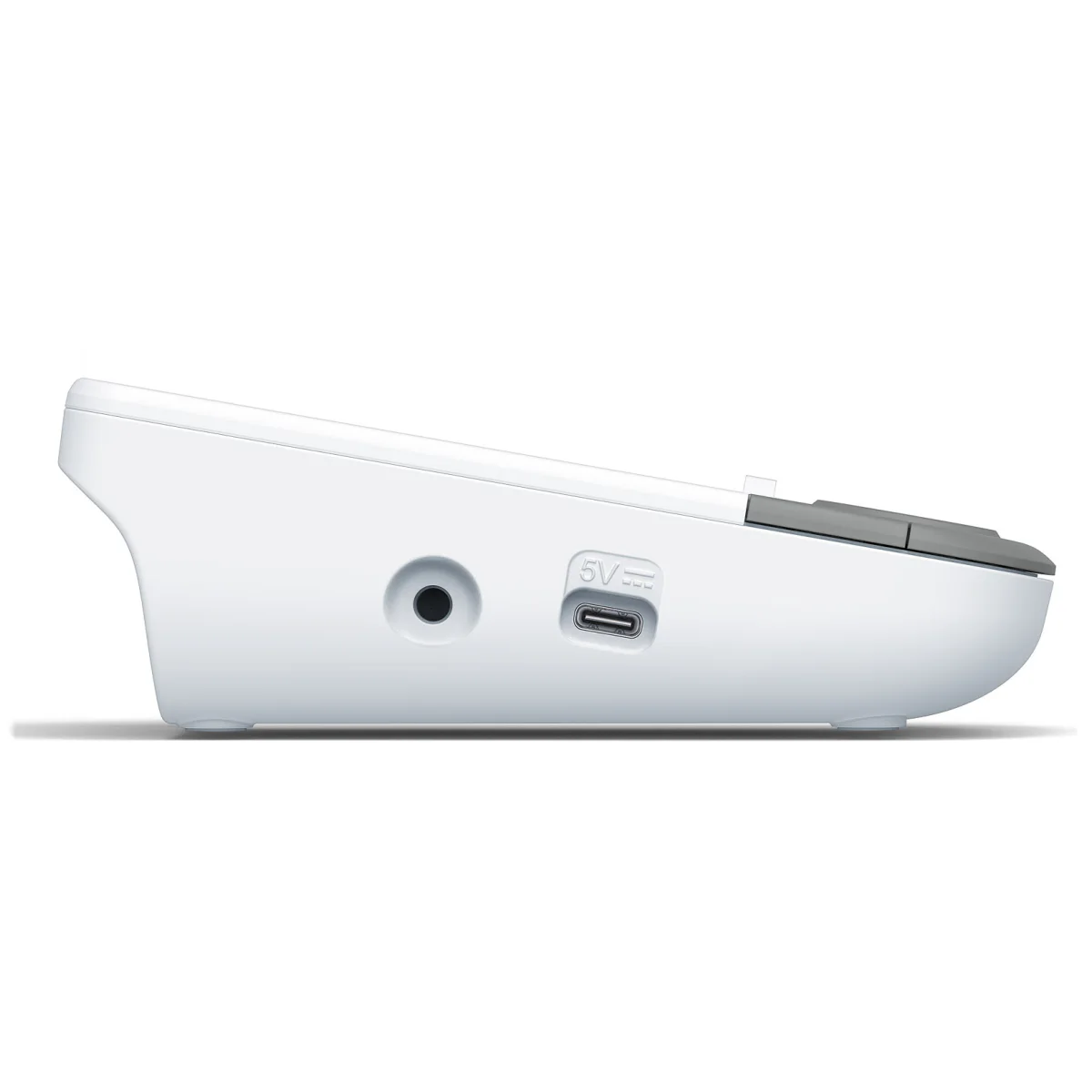 Beurer BM53 verenpainemittarin sivu USB-C-liitännällä ja virtaliitännällä
